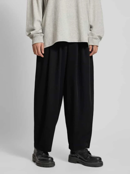 Zdjęcie produktu Spodnie z zakładkami w pasie w kroju loose fit z dodatkiem wiskozy Model 'MARIELA LIFE' Only Czarny
