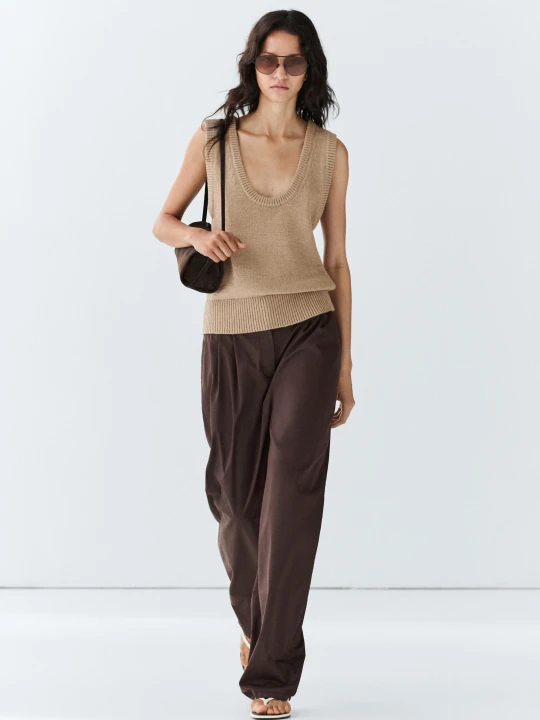 Zdjęcie produktu Spodnie Z Zaszewkami Z Mieszanki Bawełnianej Popeliny - Czekoladowy - Massimo Dutti - Female