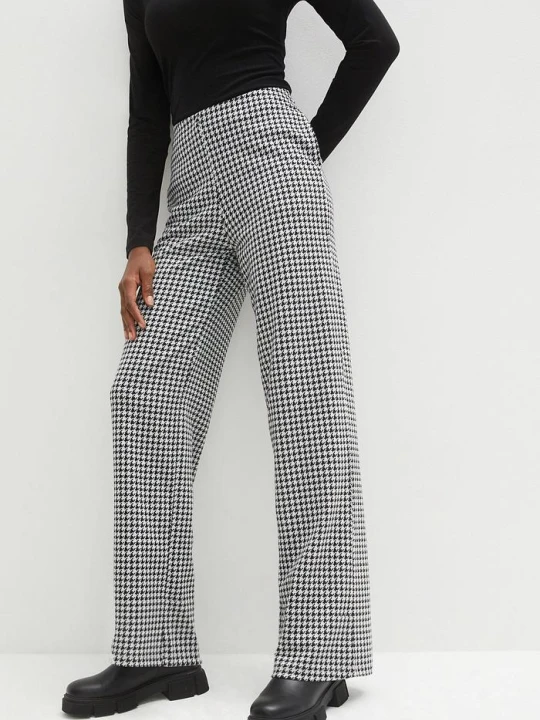 Zdjęcie produktu Spodnie ze stretchem w pepitkę, wide leg BonPrix czarny