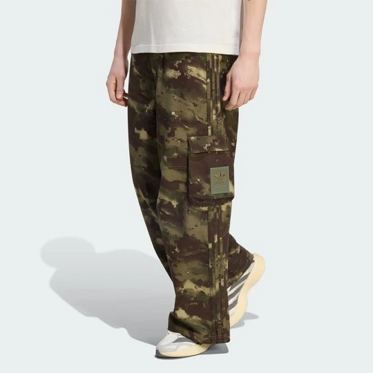 Zdjęcie produktu SPODNIE ZE WZOREM KAMUFLAŻOWYM Adidas Olive Strata