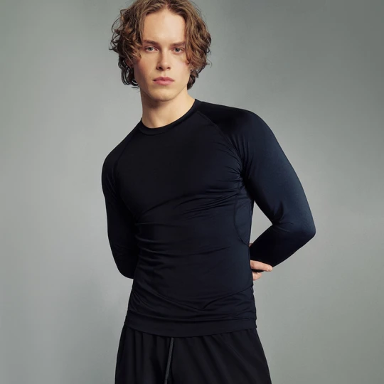 Zdjęcie produktu Sportowa koszulka z długim rękawem czarna House