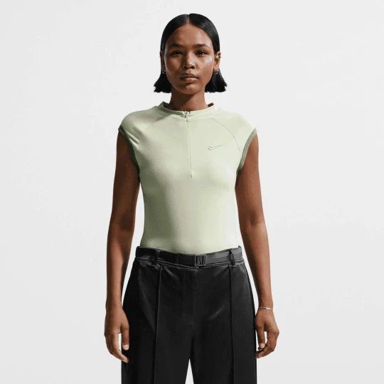 Zdjęcie produktu Sportswear Tight Sleeveless 1 / 4-Zip Top Nike zielony