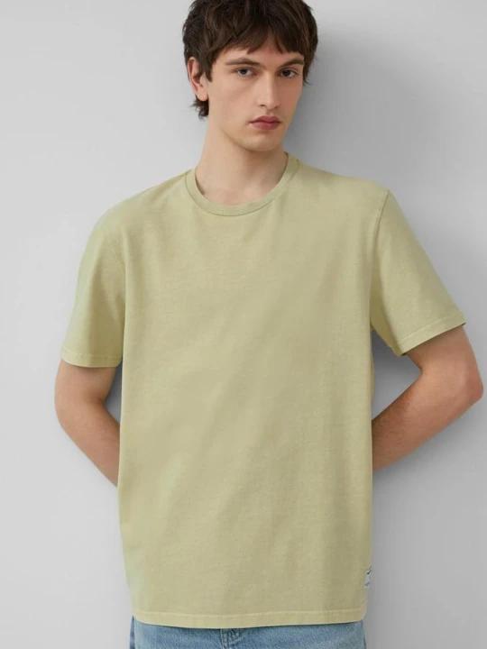 Zdjęcie produktu Sprany T-shirt basic wykonany z miękkiego, ciężkiego dżerseju QS oliwkowy