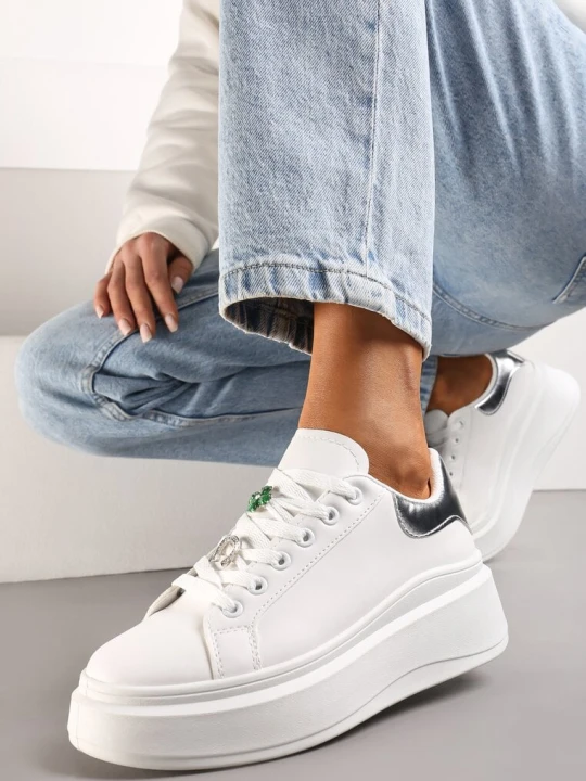 Zdjęcie produktu Biało-Srebrne Sneakersy Ozdobione Cyrkoniami i Kwiatami na Grubej Podeszwie Rainasse