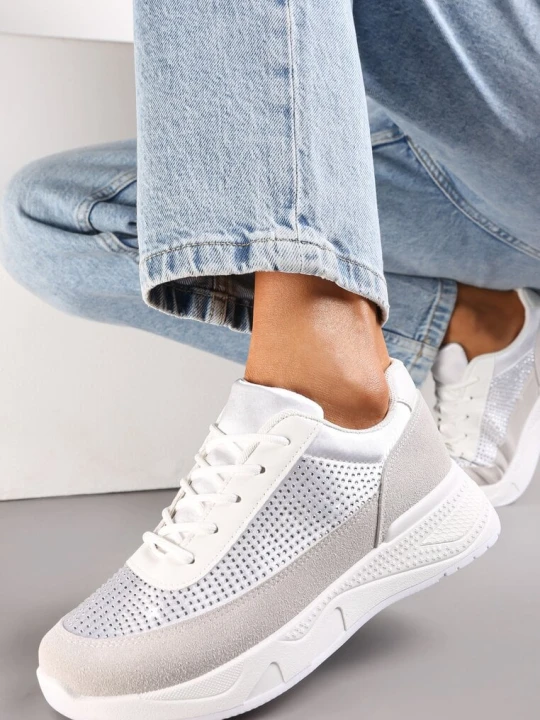 Zdjęcie produktu Srebrne Sneakersy z Drobnymi Cyrkoniami Hinekle Biały