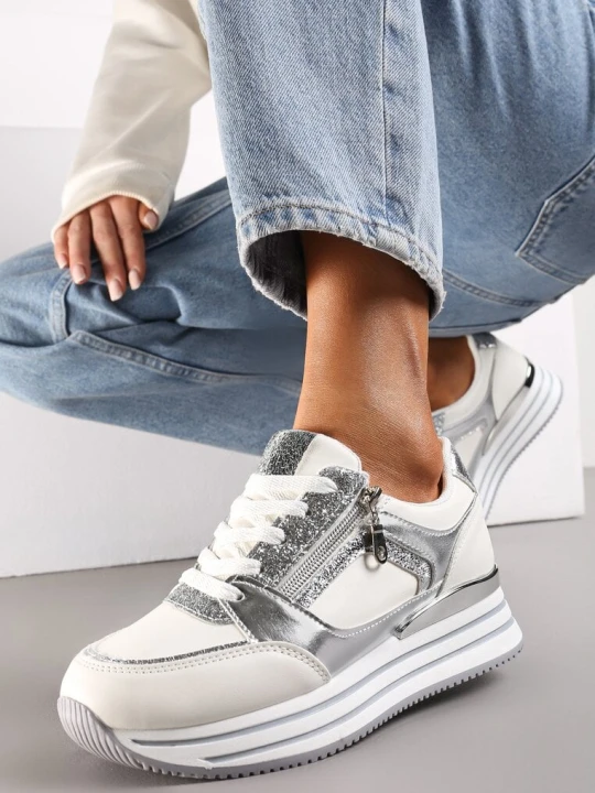 Zdjęcie produktu Srebrne Sneakersy z Metalicznymi Wstawkami i Brokatem na Grubej Podeszwie Anova Biały