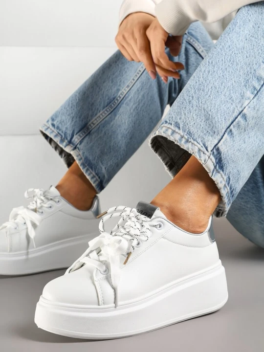 Zdjęcie produktu Biało-Srebrne Sneakersy z Podwójnym Sznurowaniem Zdivoria Renda