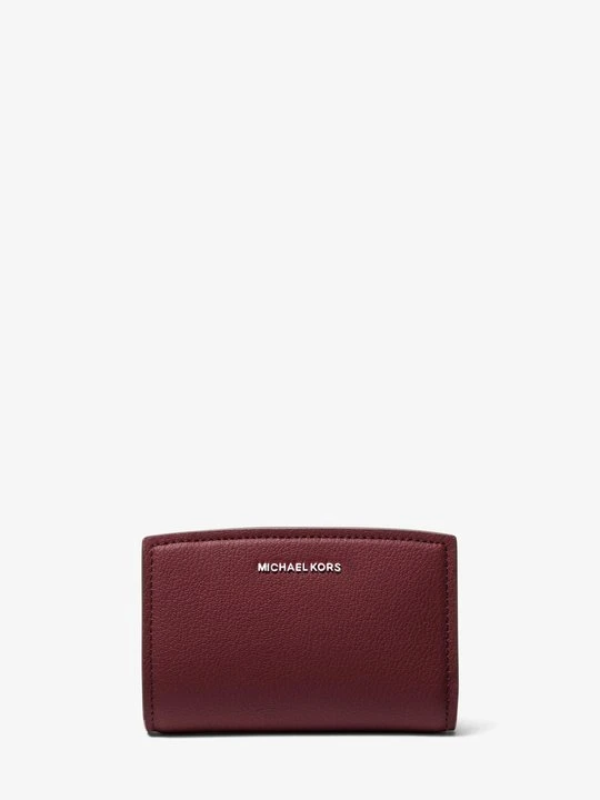 Zdjęcie produktu Średni portfel Bryant ze skóry groszkowej Michael Kors OXBLOOD (Czerwony)