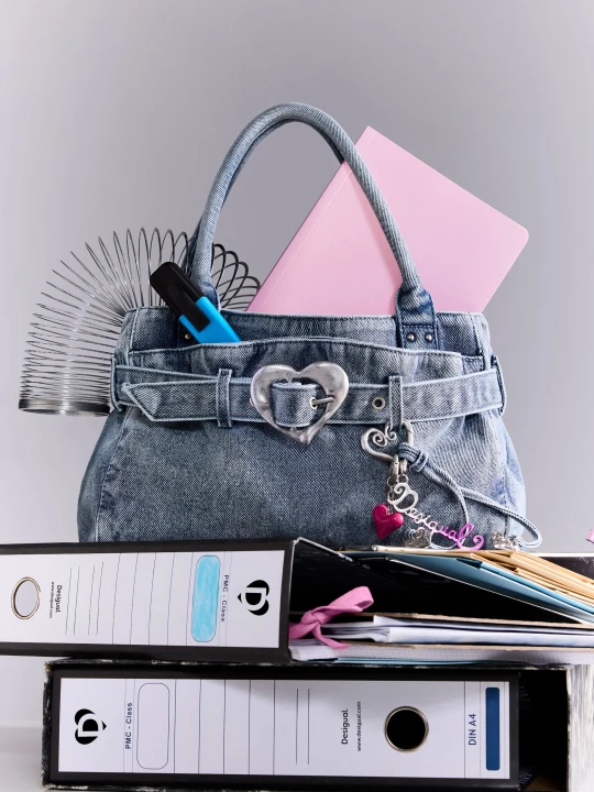 Zdjęcie produktu Średnia jeansowa torba Desigual czarny