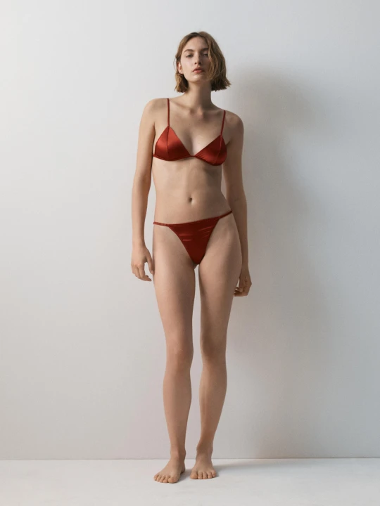 Zdjęcie produktu Stringi Z Jedwabiu Z Koronkowym Detalem - Czerwony - Massimo Dutti - Female