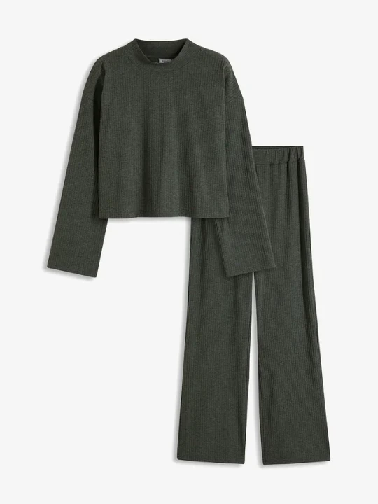 Zdjęcie produktu Strój domowy oversized z miękkiego materiału w prążek BonPrix zielony