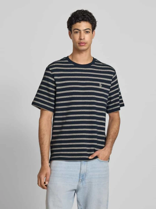 Zdjęcie produktu Strukturalny t-shirt z haftowanym logo na piersi REVIEW Granatowy
