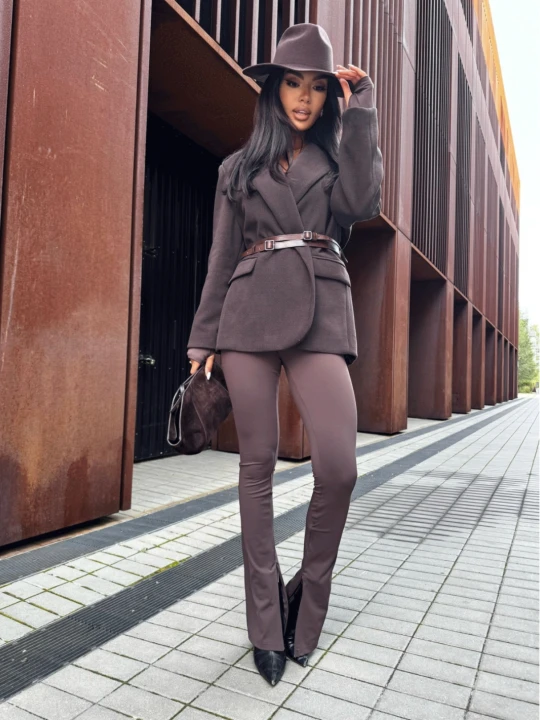Zdjęcie produktu Stylowa marynarka oversize REBA - czekoladowa  magmac 