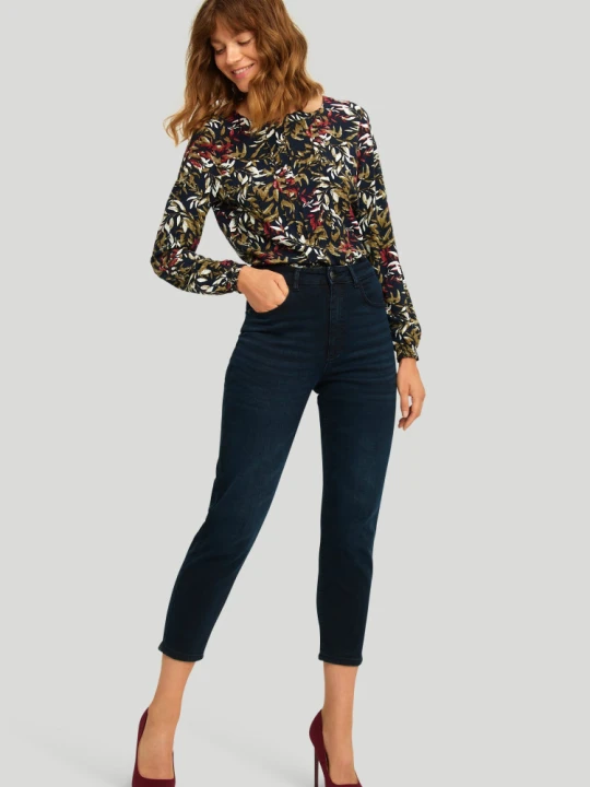 Zdjęcie produktu Stylowe jeansy o kroju mom-fit, ciemny granat Greenpoint niebieski