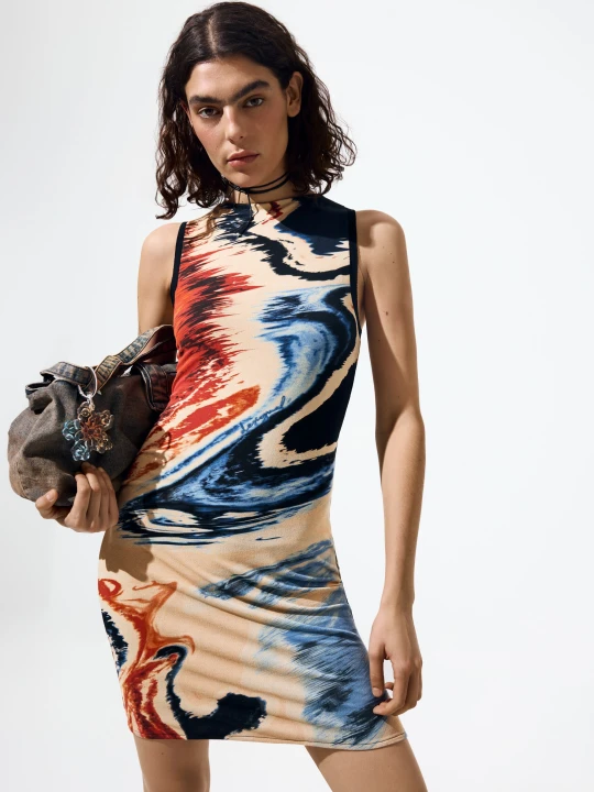 Zdjęcie produktu Sukienka bez rękawów we wzory Desigual MATERIAL FINISHES