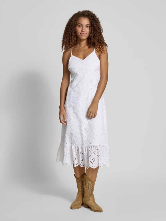 Zdjęcie produktu Sukienka casualowa taliowana z czystej bawełny model ‘VILDE’ Pieces Biały