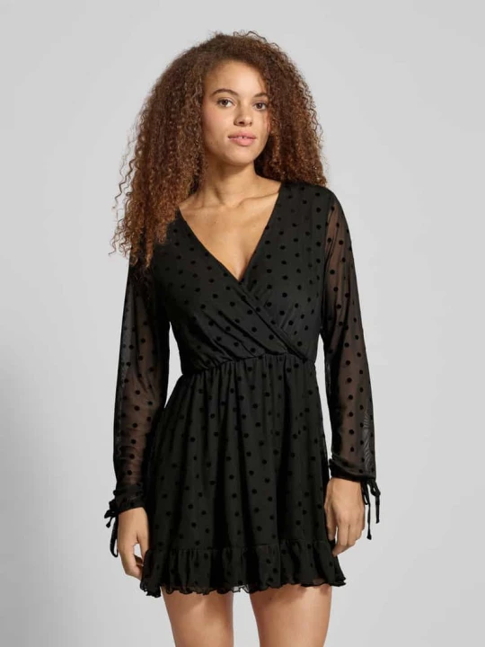 Zdjęcie produktu Sukienka casualowa taliowana z głębokim dekoltem w serek model ‘WRAP DRESS’ Only Czarny