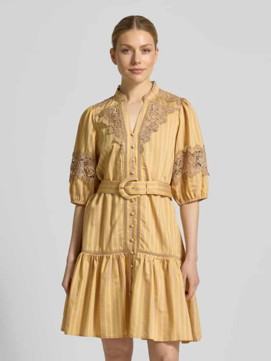 Zdjęcie produktu Sukienka do kolan z koronki i pasek model 'CATLEYA' Suncoo Camel