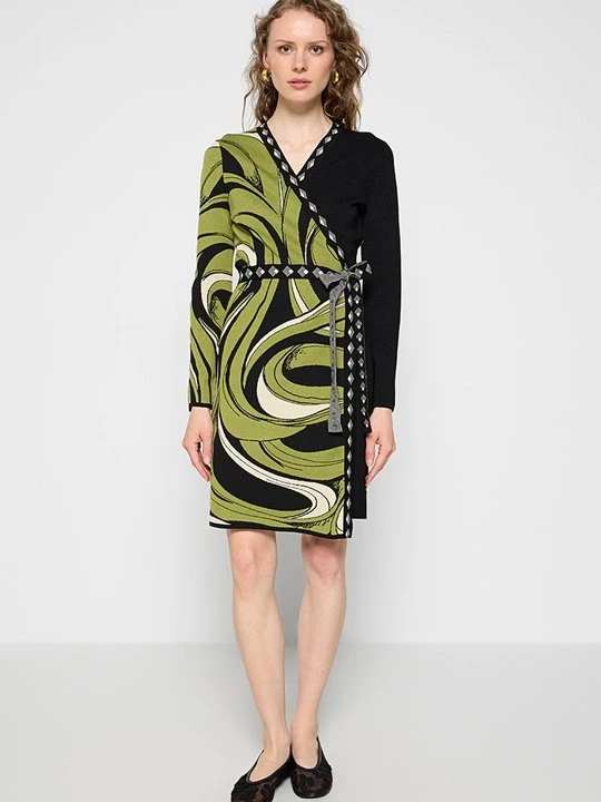 Zdjęcie produktu Sukienka dzianinowa Diane Von Furstenberg oliwkowy