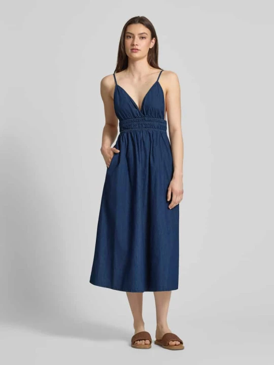 Zdjęcie produktu Sukienka dżinsowa z tylnym sznurowaniem model 'DEBBY CHAMBREY' JJXX Jeansowy niebieski