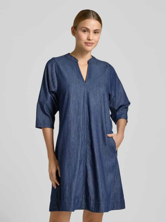 Zdjęcie produktu Sukienka jeansowa do kolan z dekoltem w serek model 'Wonema' Opus Jeansowy niebieski