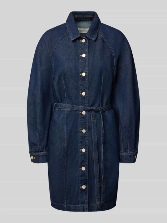 Zdjęcie produktu Sukienka jeansowa do kolan z wiązanym paskiem model 'Sana Lis' MSCH Copenhagen Jeansowy niebieski