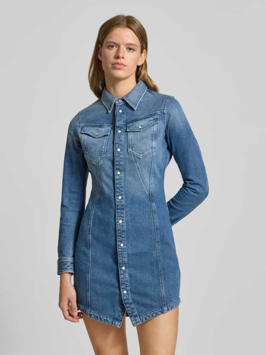 Zdjęcie produktu Sukienka jeansowa z kołnierzykiem koszulowym i kieszeniami na piersi G-Star Raw Jeansowy niebieski