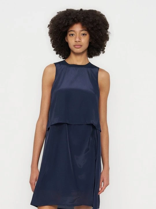 Zdjęcie produktu Sukienka koktajlowa Armani Exchange granatowy