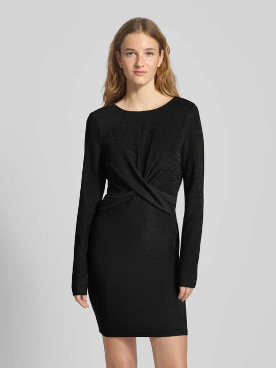 Zdjęcie produktu Sukienka koktajlowa taliowana w kopertowym stylu model ‘RICH’ Only Czarny