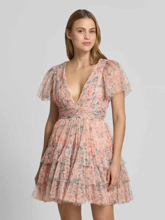 Zdjęcie produktu Sukienka koktajlowa w efekcie stopniowania z tasiemką w talii Lace & Beads Morelowy