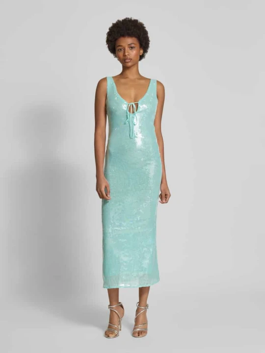 Zdjęcie produktu Sukienka koktajlowa z cekinowym obszyciem model ‘ISHA SEQUIN’ bardot Jasnoniebieski