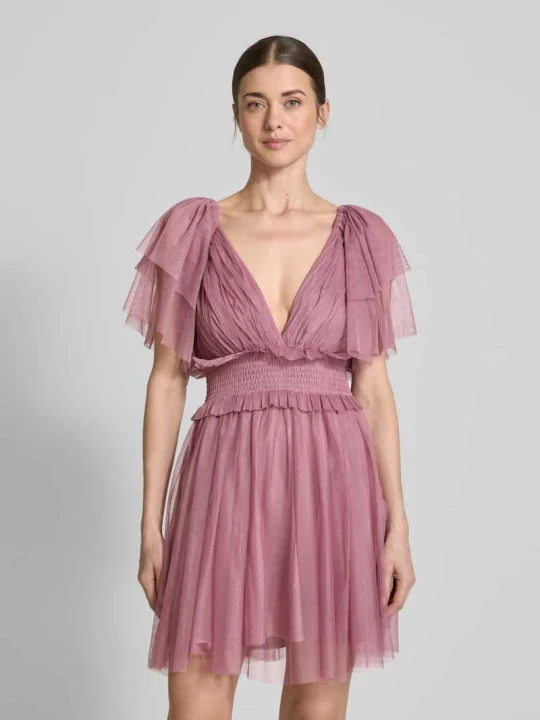 Zdjęcie produktu Sukienka koktajlowa z dekoltem w serek i tasiemką w talii Lace & Beads Różowawy