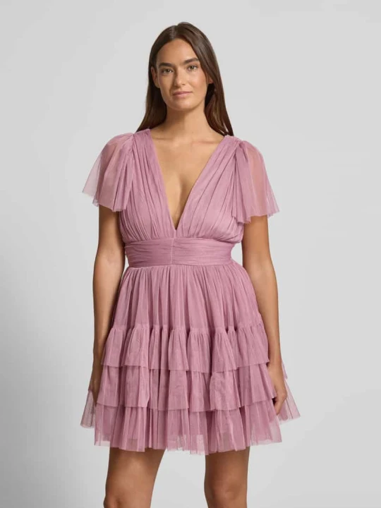 Zdjęcie produktu Sukienka koktajlowa z głębokim dekoltem w serek Lace & Beads Różowawy