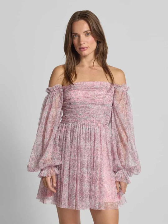 Zdjęcie produktu Sukienka koktajlowa z odkrytymi ramionami i tasiemką w talii Lace & Beads Różowy