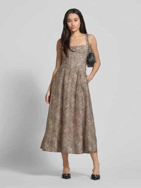 Zdjęcie produktu Sukienka koktajlowa z mieszanki lyocellu z dodatkiem lnu model ‘LILAH’ bardot Camel