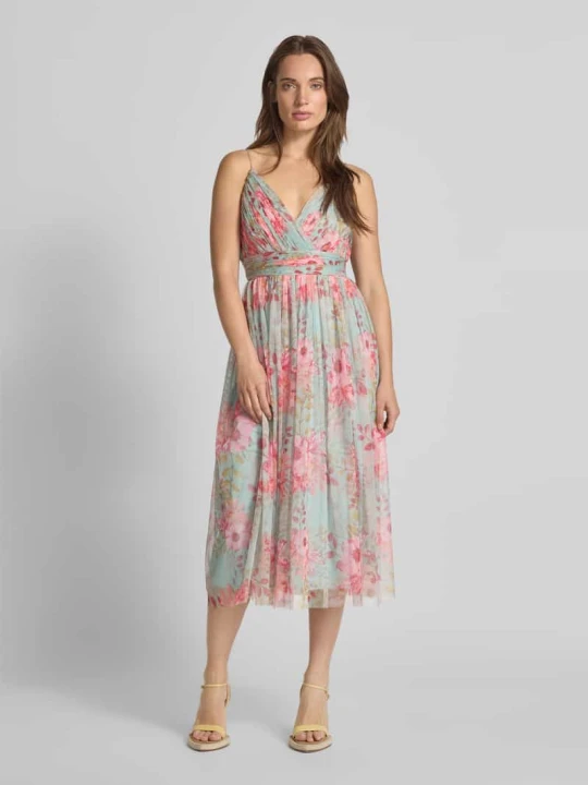 Zdjęcie produktu Sukienka koktajlowa z taśmą w talii Lace & Beads Jasnoniebieski
