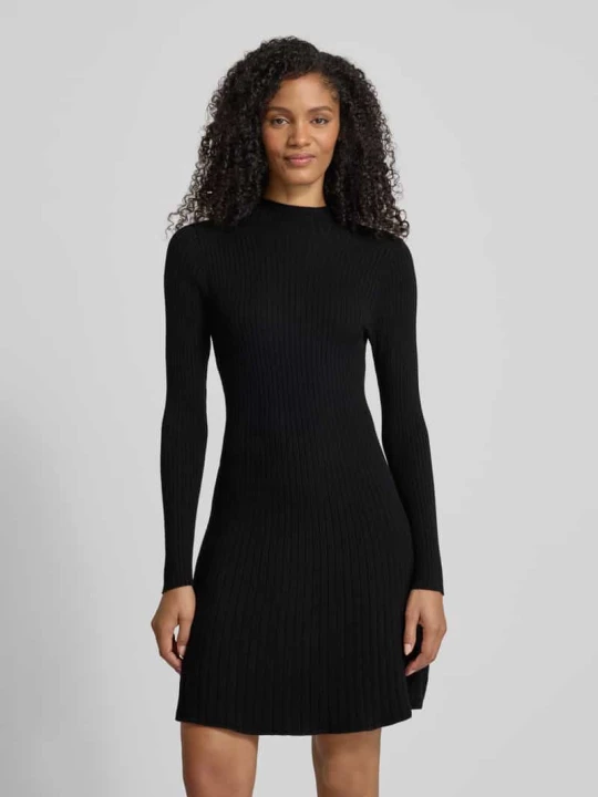 Zdjęcie produktu Sukienka lekko rozkloszowana z dzianiny z mieszanki wiskozy model ‘NANCY’ Vero Moda Czarny
