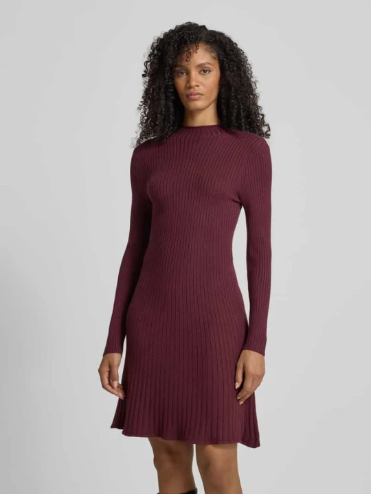 Zdjęcie produktu Sukienka lekko rozkloszowana z dzianiny z mieszanki wiskozy model ‘NANCY’ Vero Moda Bordowy