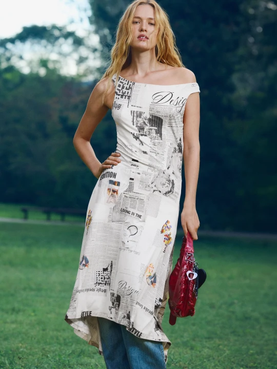 Zdjęcie produktu sukienka midi newspaper Desigual biały