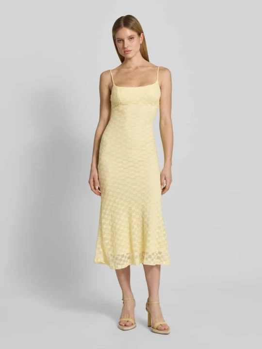 Zdjęcie produktu Sukienka midi o kroju slim fit z kwiatowym obszyciem z koronki na całej powierzchni bardot Jasnożółty