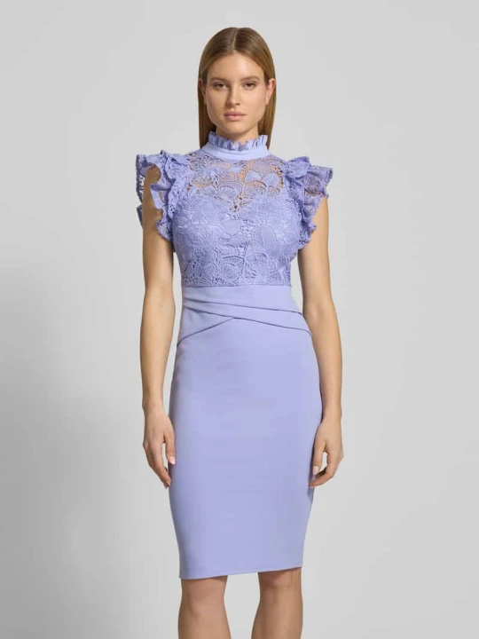 Zdjęcie produktu Sukienka midi o kroju slim fit z obszyciem koronką Lipsy Jasnofioletowy