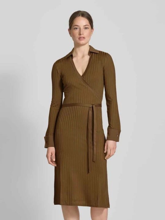 Zdjęcie produktu Sukienka midi w kopertowym stylu model ‘Ellarie’ Boss Koniakowy