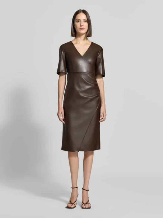 Zdjęcie produktu Sukienka midi w skórzanym looku Armani Exchange Ciemnobrązowy