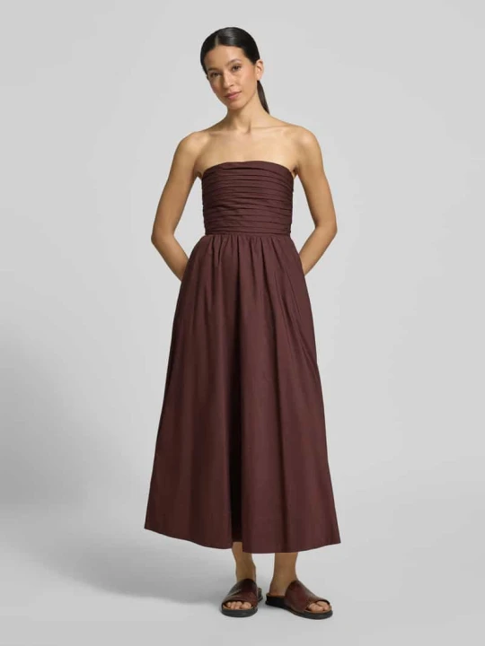 Zdjęcie produktu Sukienka midi w stylu off-shoulder model 'Matisse Ruched' Forever New Czekoladowy