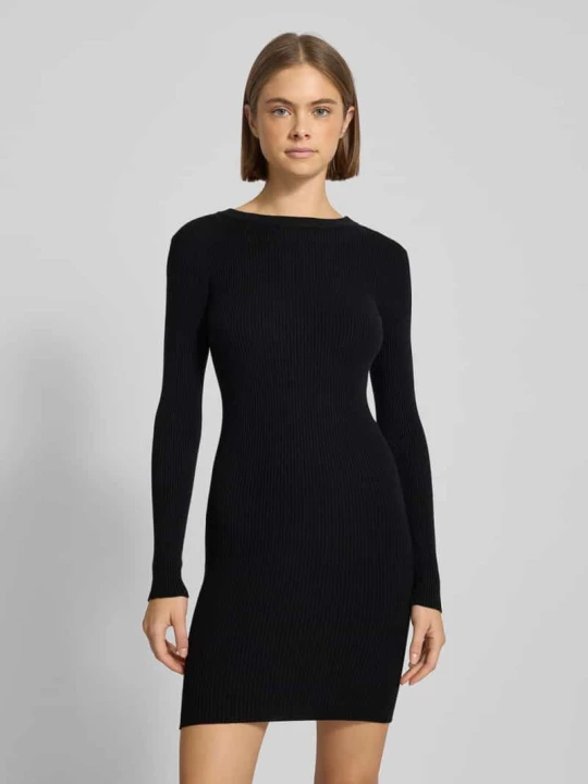 Zdjęcie produktu Sukienka mini o dopasowanym kroju z efektem prążkowania model ‘MIRA NEW’ Pieces czarny