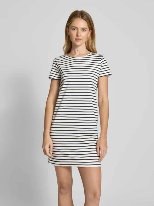 Zdjęcie produktu Sukienka mini o kroju oversized ze wzorem na całej powierzchni model ‘ABBY’ Vero Moda Biały