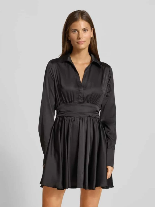 Zdjęcie produktu Sukienka mini z dekoltem w serek model ‘CONCETTA FLARE DRESS’ Guess Czarny