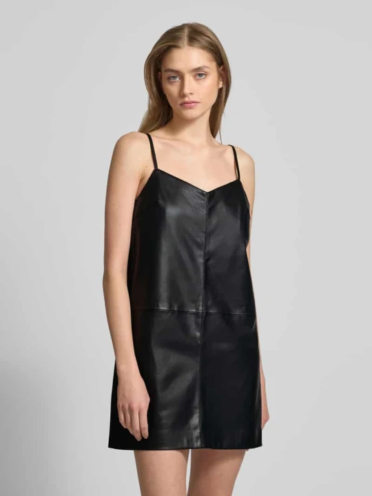 Zdjęcie produktu Sukienka mini z imitacji skóry model ‘Ellis’ EDITED Czarny