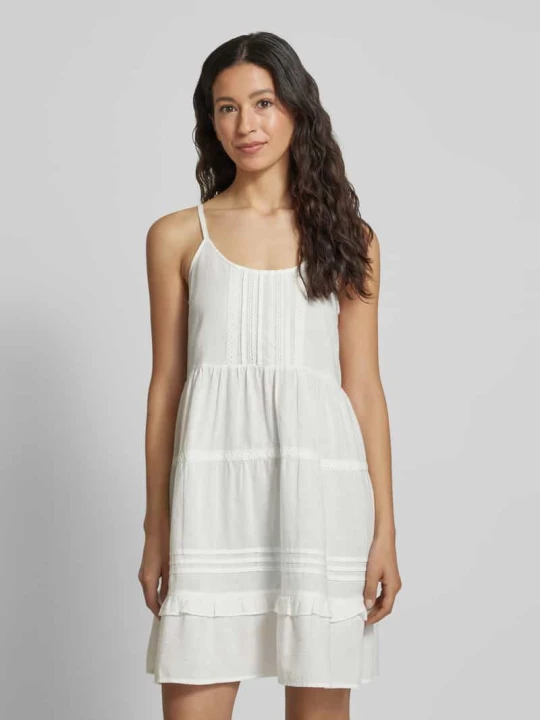 Zdjęcie produktu sukienka mini z regulowanymi cienkimi ramiączkami Model 'PRETTY' Vero Moda Biały