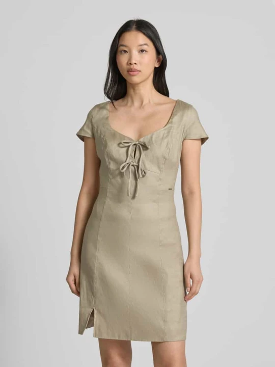 Zdjęcie produktu Sukienka mini z wiązaniem model ‘ISABEAU’ Guess Trzcinowy